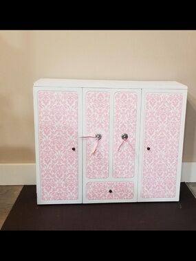American girl doll closet